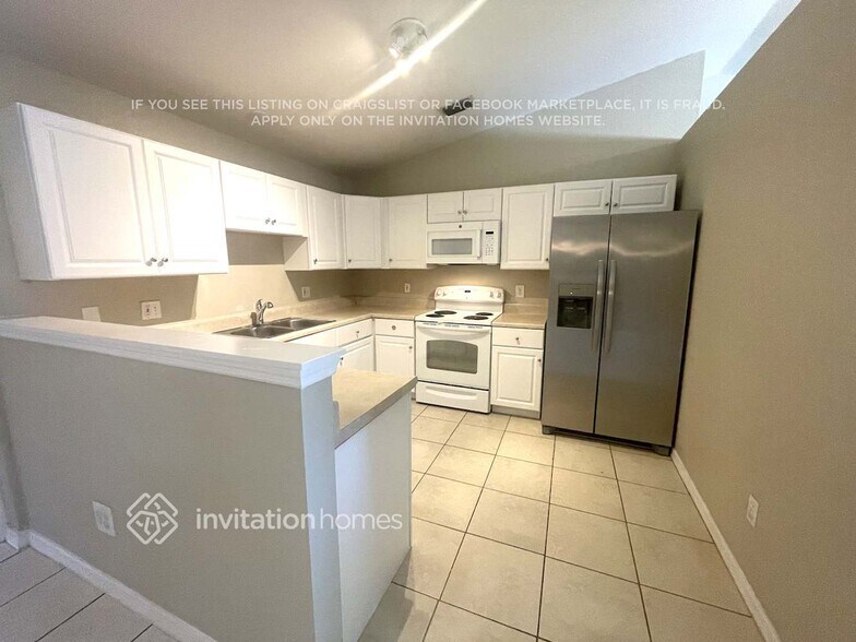 Building Photo - 2252 S Chamberlain Blvd