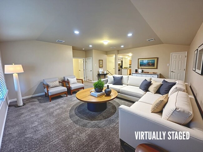 Building Photo - 6908 Osbaldo Dr
