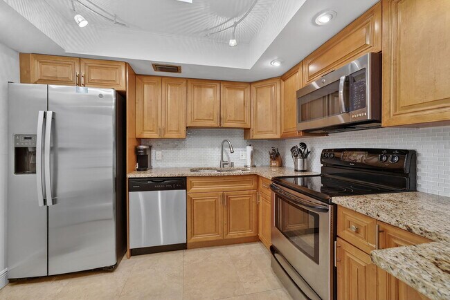 Building Photo - 3610 S Ocean Blvd