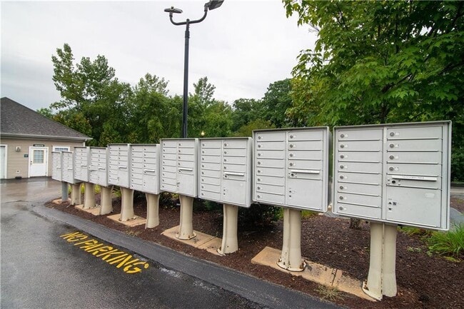 Building Photo - 104 Mill St