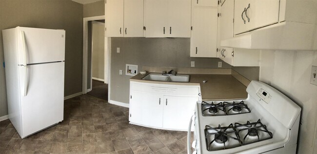 Building Photo - 3505 Ridge Rd