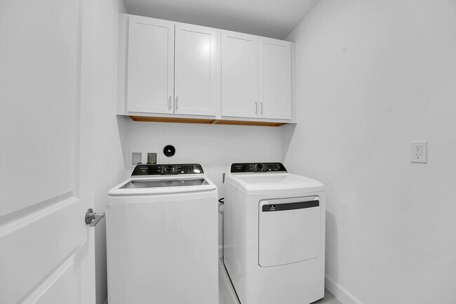 Building Photo - 2950 Spanish Cedar Pl