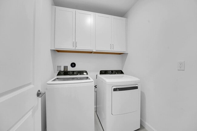 Building Photo - 3551 Angler Dr