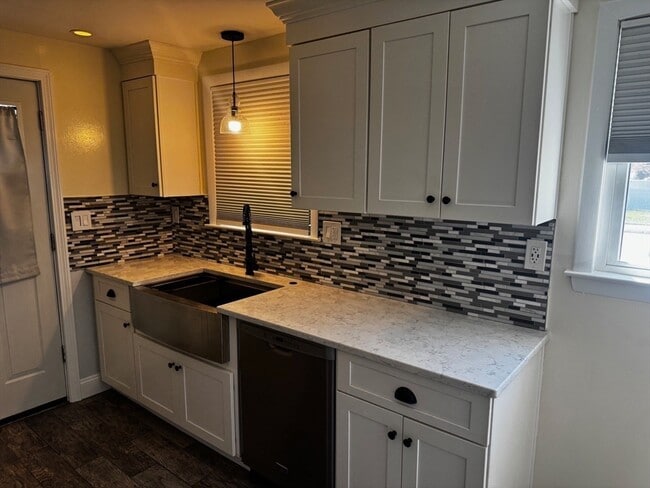Building Photo - 13 Virginia Cir