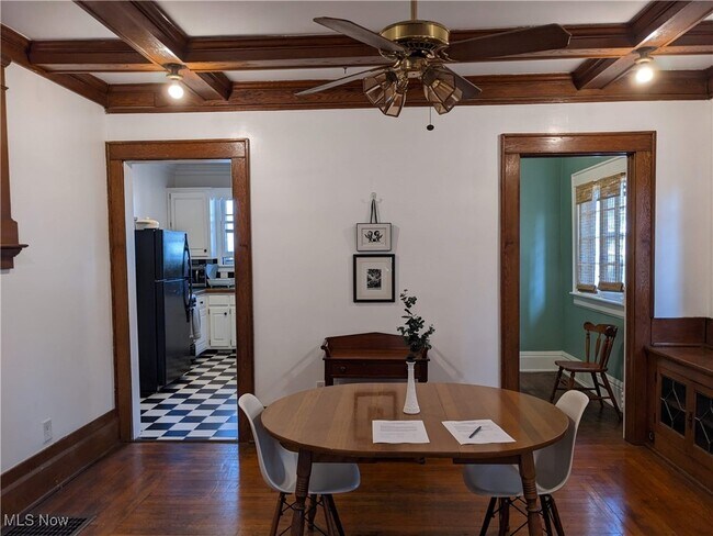 Building Photo - 30 Casterton Ave