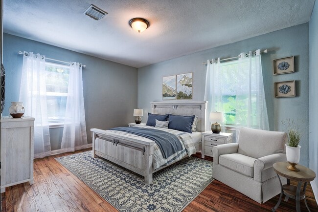 Building Photo - 5907 Nancy Ann St