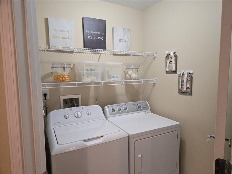 Building Photo - 50 Biscayne Dr NW