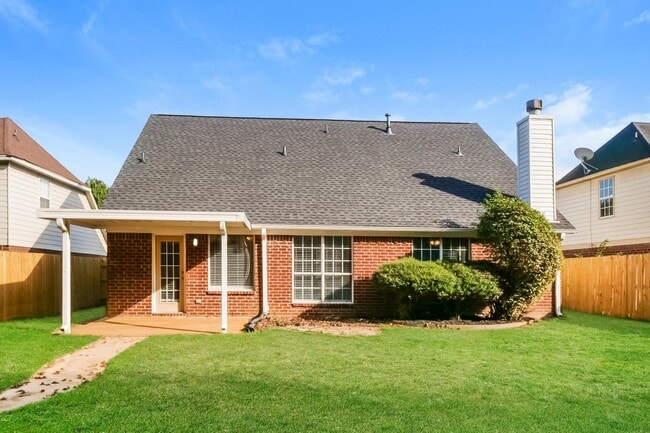 Building Photo - 4451 Lunsford Dr