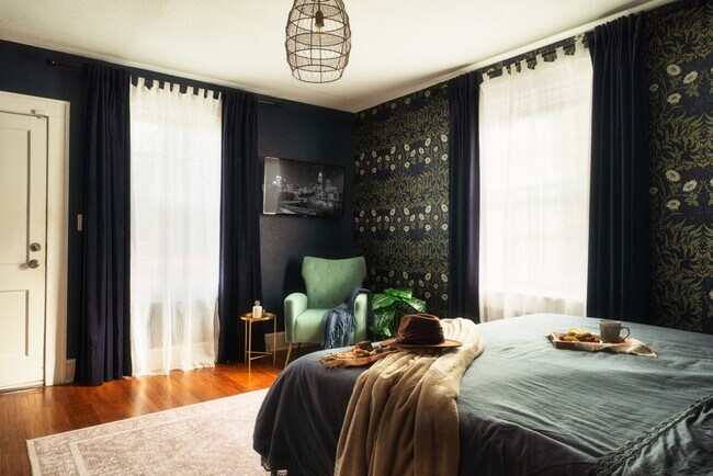 Building Photo - 715 Grandin Rd