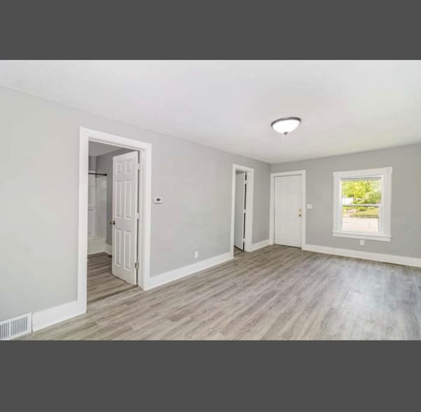 Building Photo - 476 Brainerd Ave
