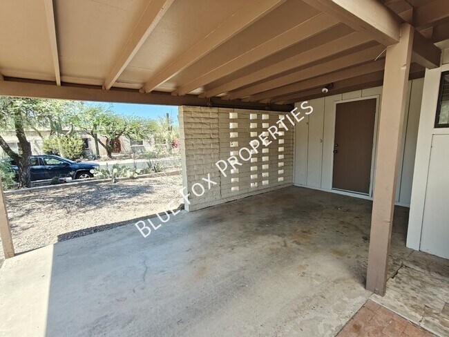 Building Photo - 2781 W Calle Carapan