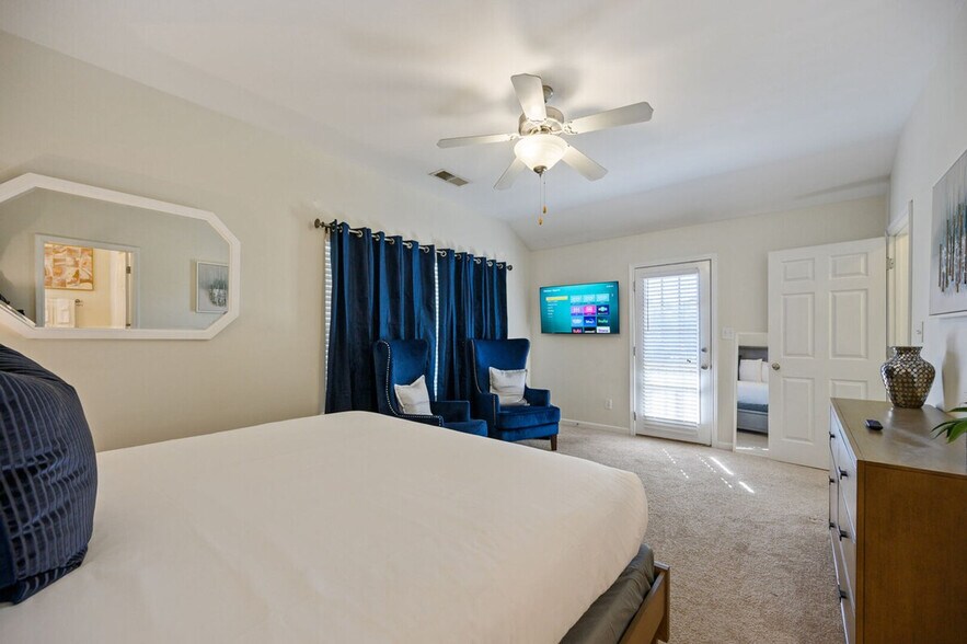 Building Photo - 4620 Liberty Square Dr