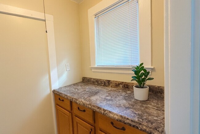 Building Photo - 183 Willis Ave