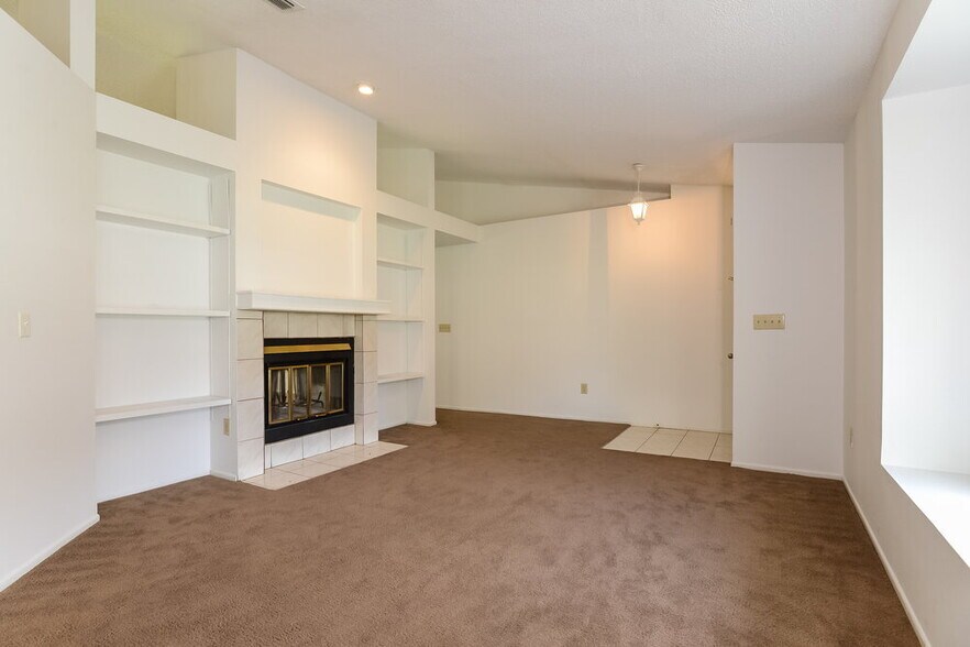 Building Photo - 1124 Blufield Ave