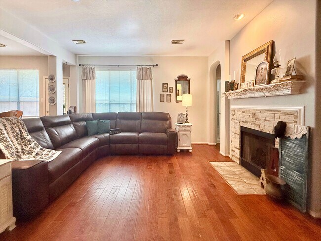 Building Photo - 176 S Holly Laurel Cir