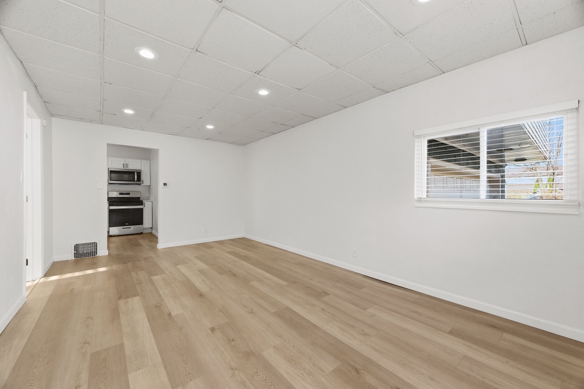 Building Photo - 423 2nd Ave