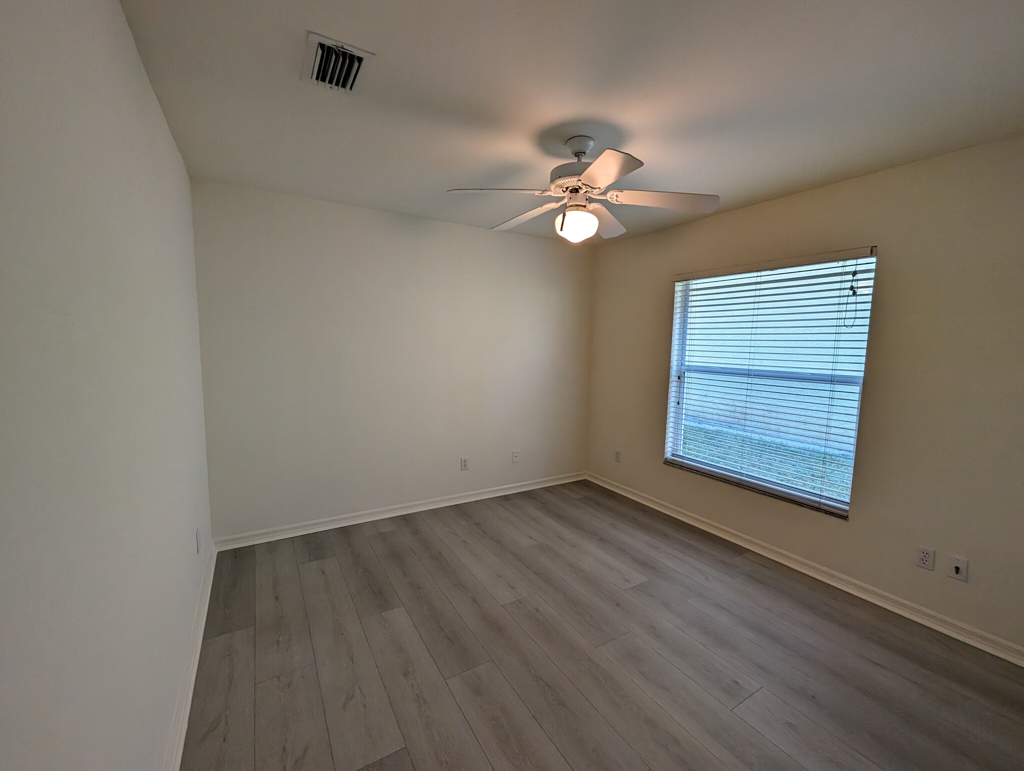 Building Photo - 2229 Heritage Greens Dr