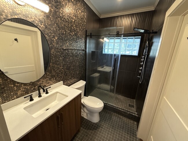 Building Photo - 1073 Hemphill Ave NW