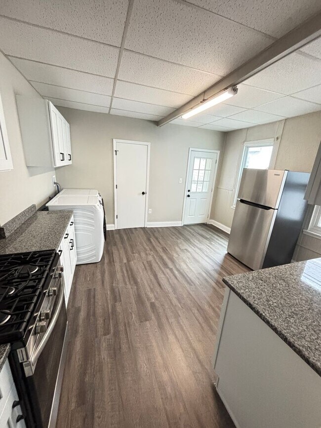 Building Photo - 2 BR Home Available in Catasauqua, PA
