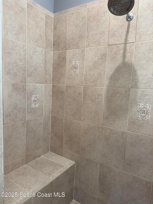 Building Photo - 5971 Newbury Cir