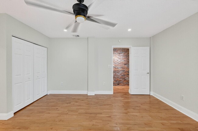 Building Photo - 2213 NE 16th St