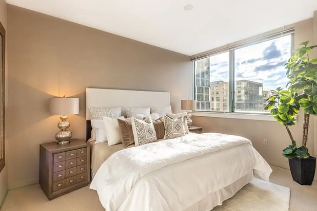 Building Photo - Modern Rental Unit in Prime West End / North Station Location