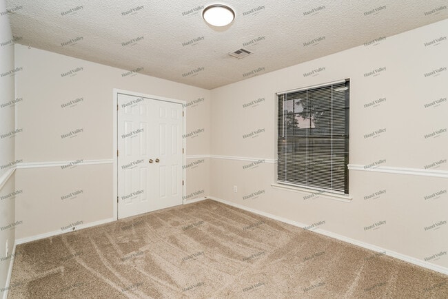 Building Photo - 108 W South Park St