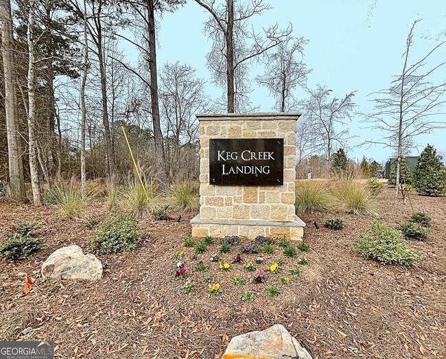 Building Photo - 190 Redhaven Dr