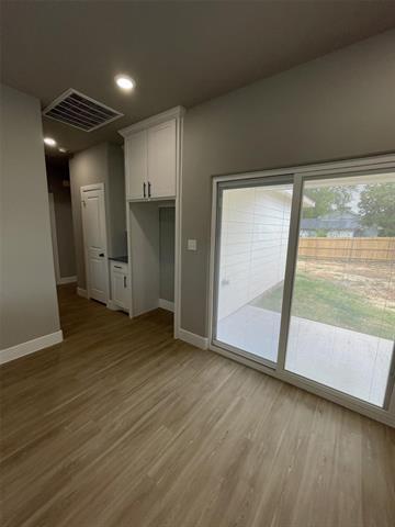 Building Photo - 626 W Florence St