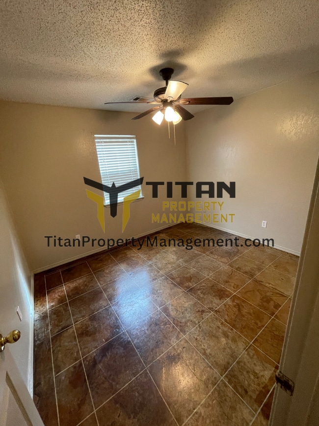 Building Photo - 2 Bed/2 Bath Apartment