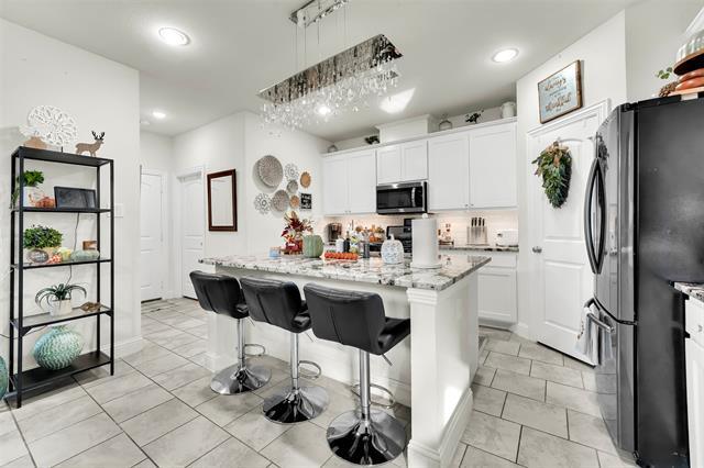 Building Photo - 345 Twin Creeks Dr