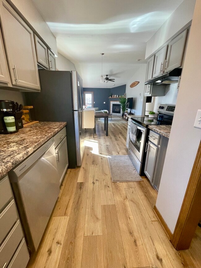 Building Photo - 3018 Maple Valley Dr