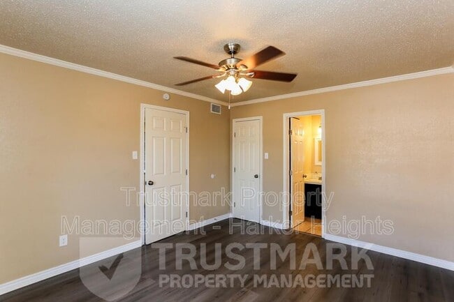 Building Photo - 501-502 Root Ave