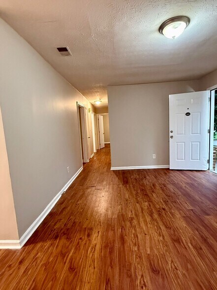 Building Photo - 3638 Sweetbriar Cir