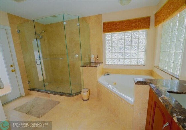 Building Photo - 20107 Ocean Key Dr