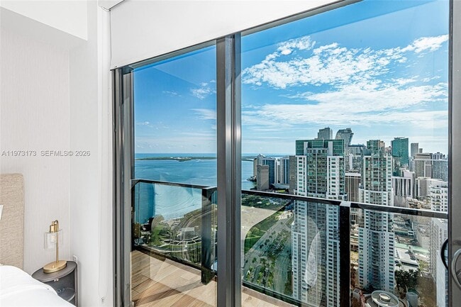 Building Photo - 398 NE 5th St