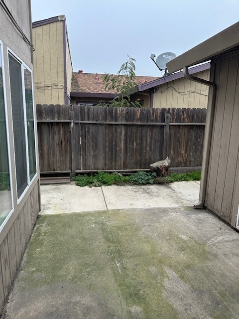 Building Photo - North Stockton Duplex – 3 Bed / 2 Bath / 2-Car Garage