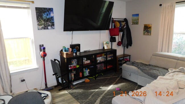 Building Photo - 225 Virginia St