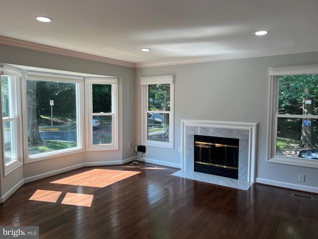 Building Photo - 12149 Salemtown Dr