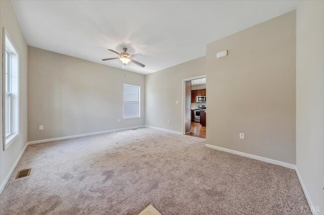 Building Photo - 109 Red Maple Ct