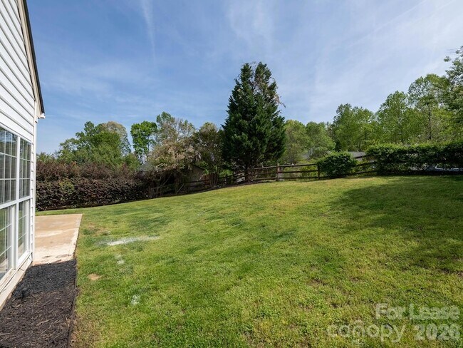 Building Photo - 268 Glencoe Ln