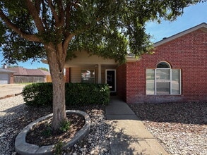 Building Photo - Stunning Duplex Featuring Hardwood Floorin...