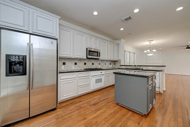 Building Photo - 1425 Oneil St