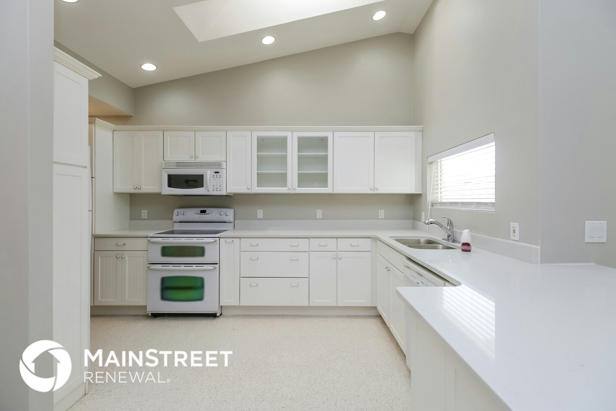 Building Photo - 8008 W Tuckey Ln