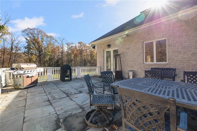 Building Photo - 524 Tillinghast Rd