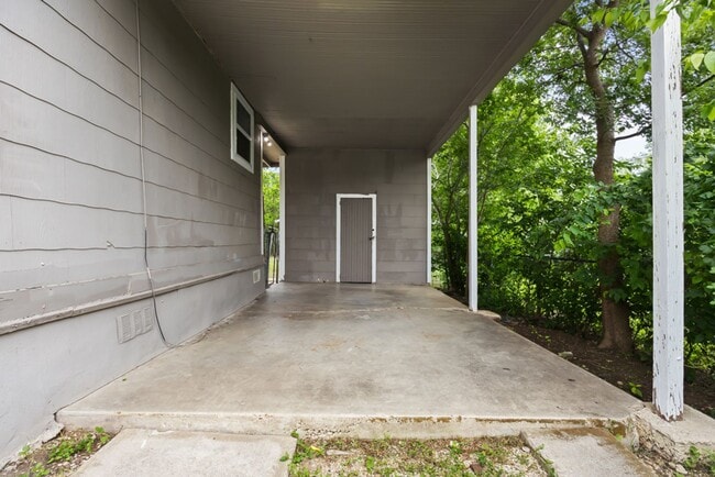 Building Photo - 418 Mc Dougal Ave