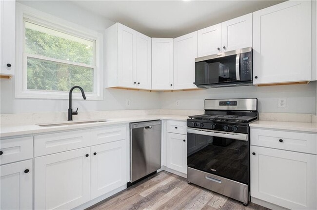 Building Photo - 3801 Hogan Rd SW