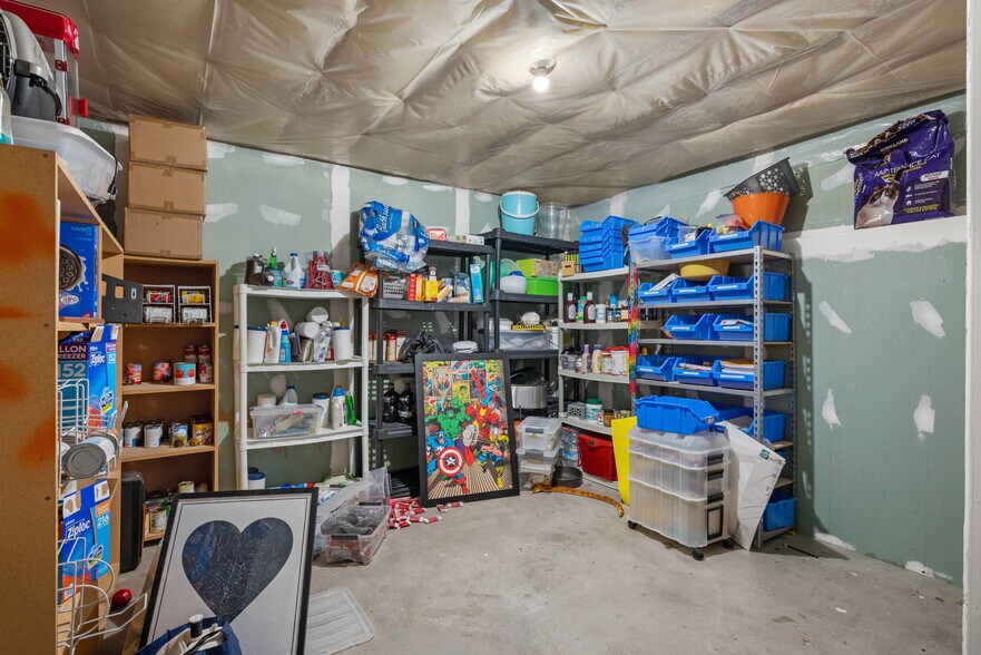 Building Photo - 1396 S Lukas Ln