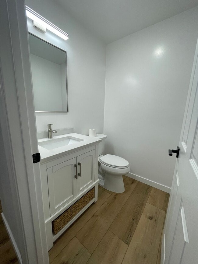 Building Photo - 1-148 1/2 Winema Way