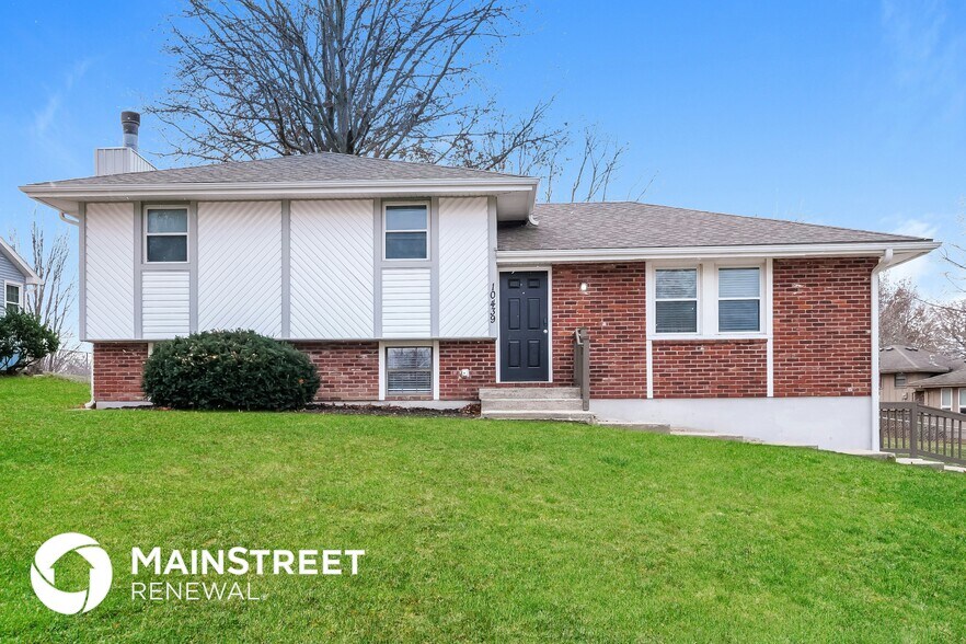 Primary Photo - 10439 N Cherry Dr